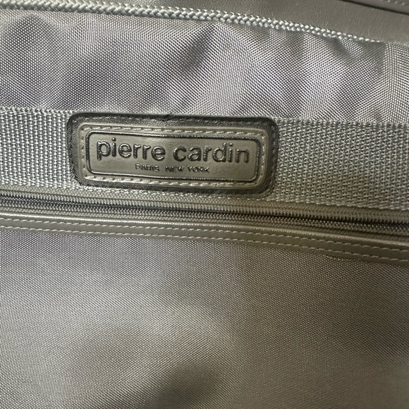 Vtg Pierre Cardin Gray,  Carry On Bag /Luggage with shoulder strap. Unused - Picture 2 of 8